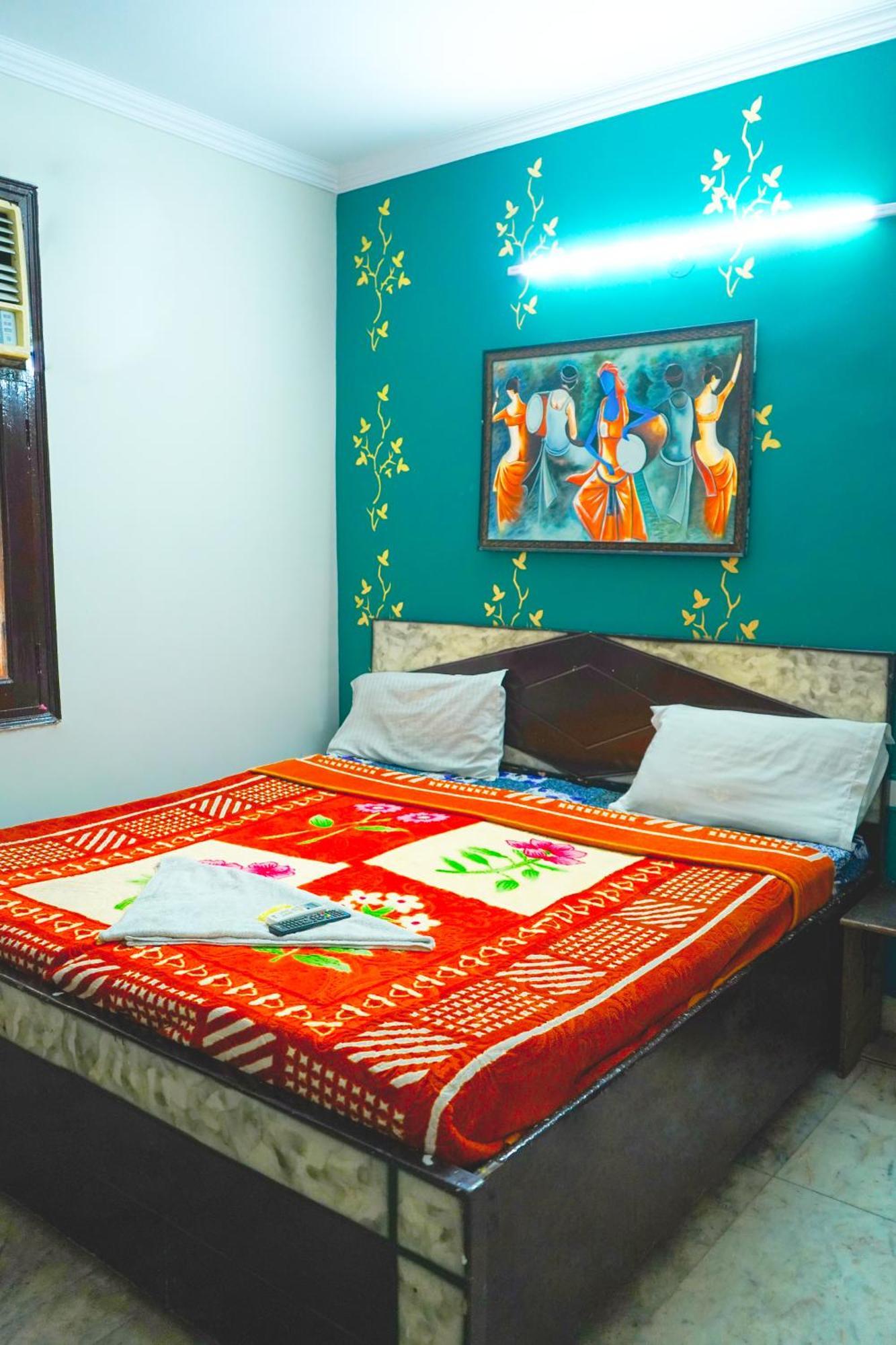 Hotel Bliss Bourn - Lajpat Nagar Nueva Delhi Exterior foto